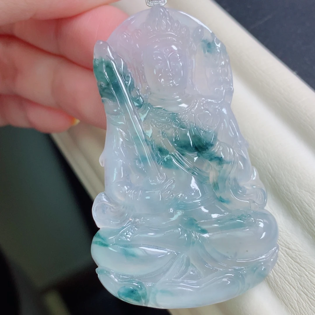 翡翠18K金镶嵌颈饰虚空藏