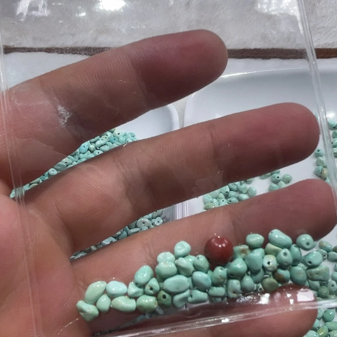 浮***成南红玛瑙未镶嵌珠宝奇石