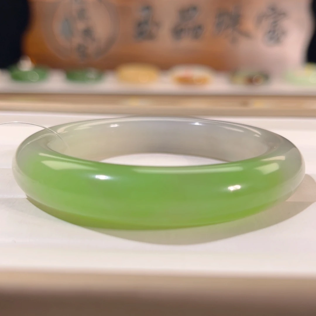 和田玉未镶嵌手镯  「紫翠」藏级