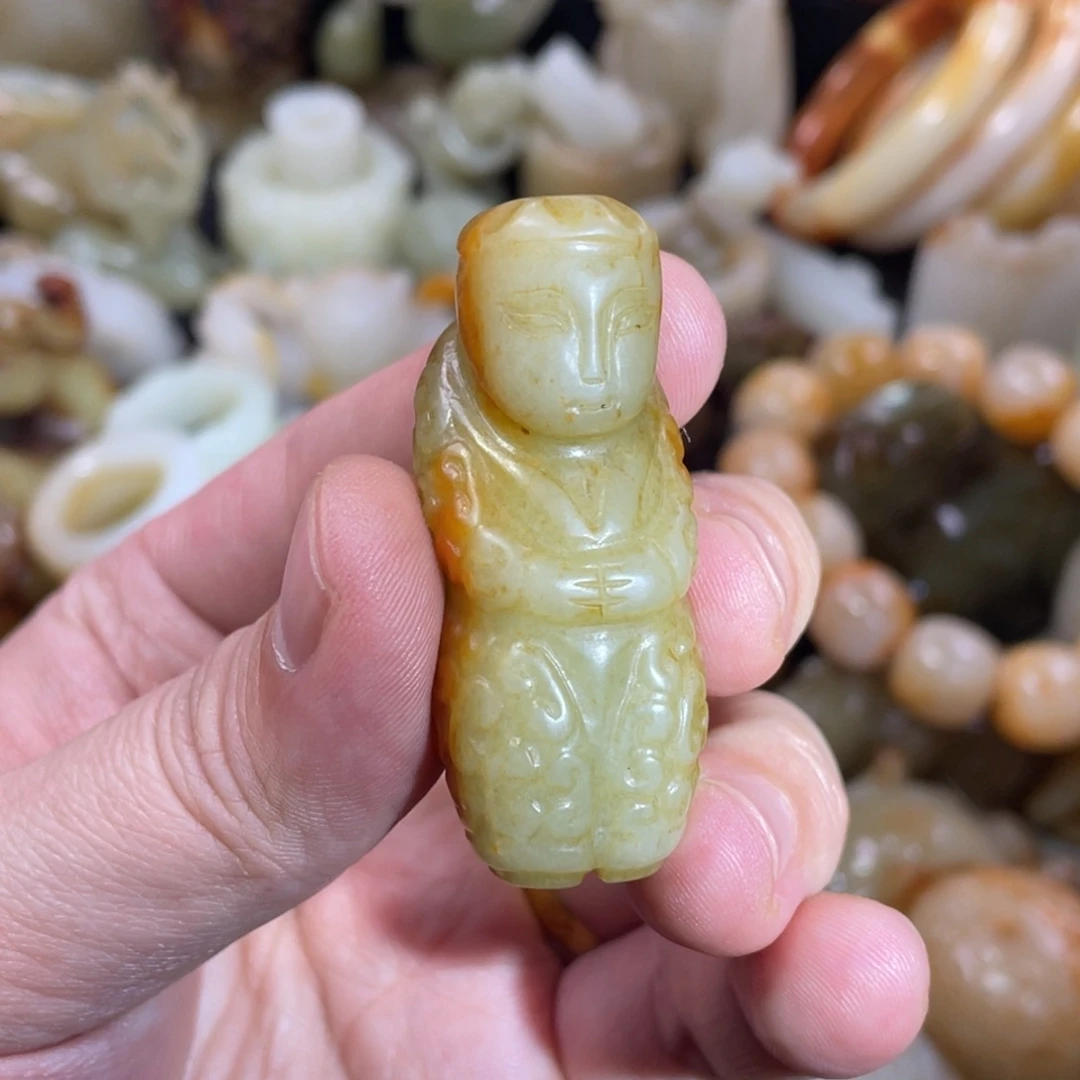 和田玉未镶嵌把件