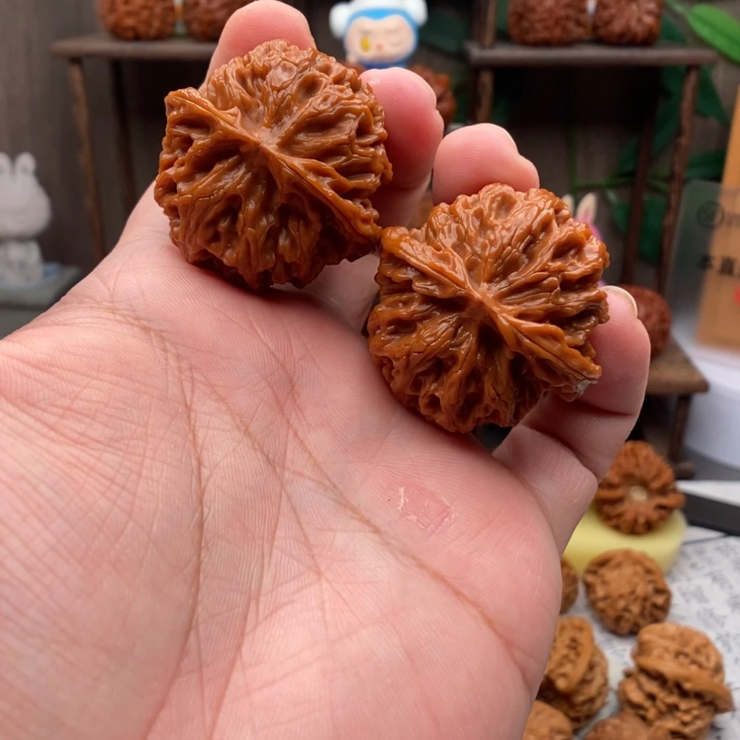 春***里文玩核桃把件40尺苹果园文玩核桃