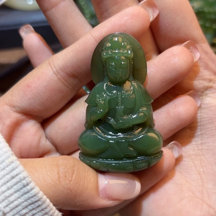 颈饰未镶嵌和田玉（碧玉）