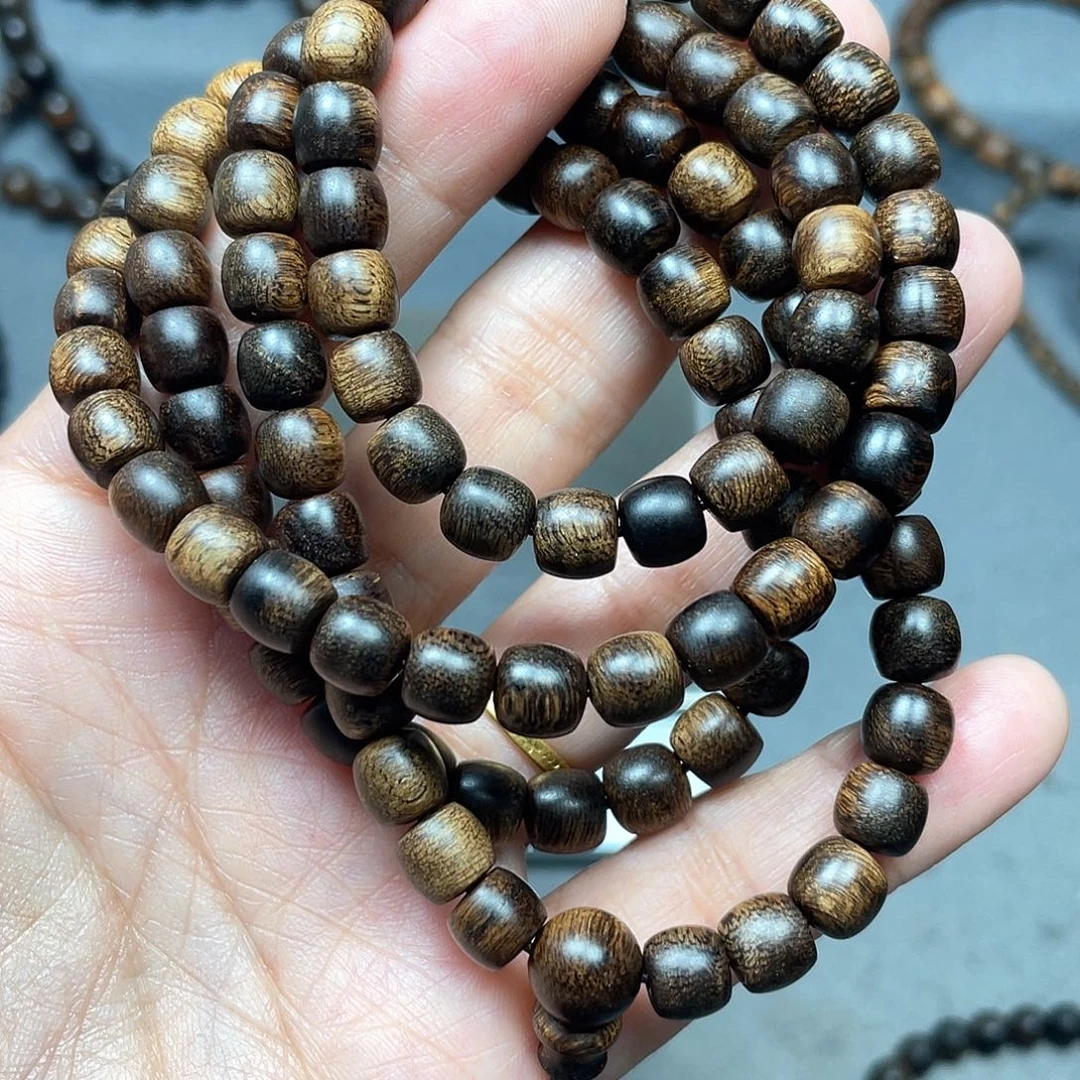 沉香手串白棋瘤疤0.7