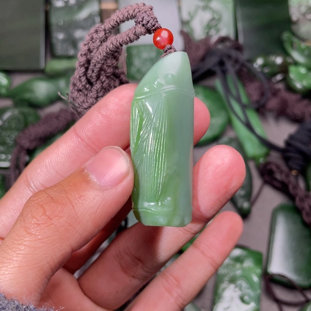 和田玉（碧玉）颈饰未镶嵌更***排