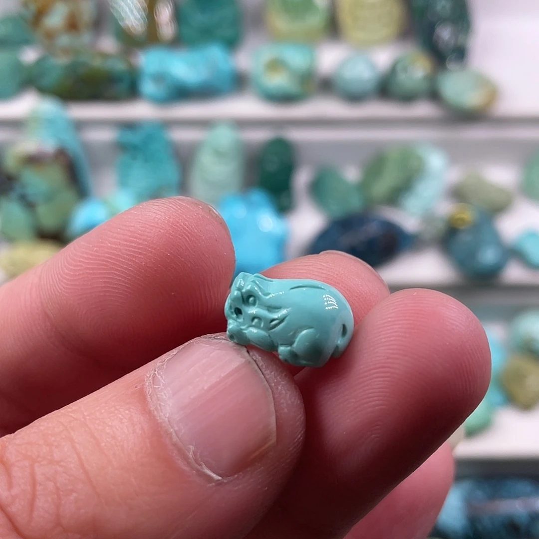 绿松石未镶嵌颈饰