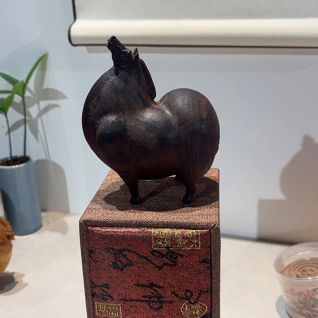 大红酸枝纯手工唐马精工雕刻
