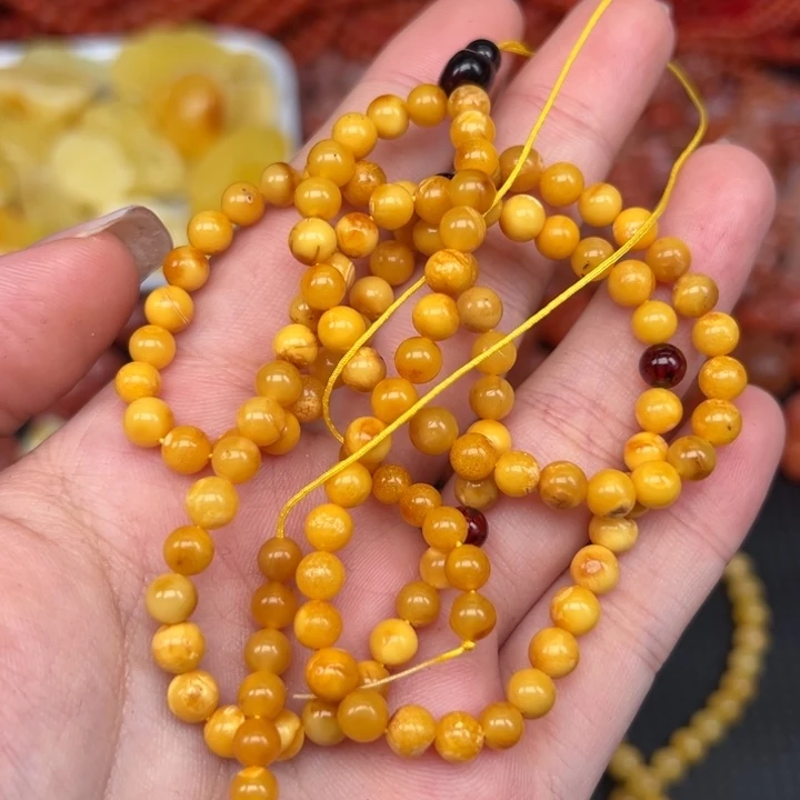 琥珀未镶嵌手链多样性