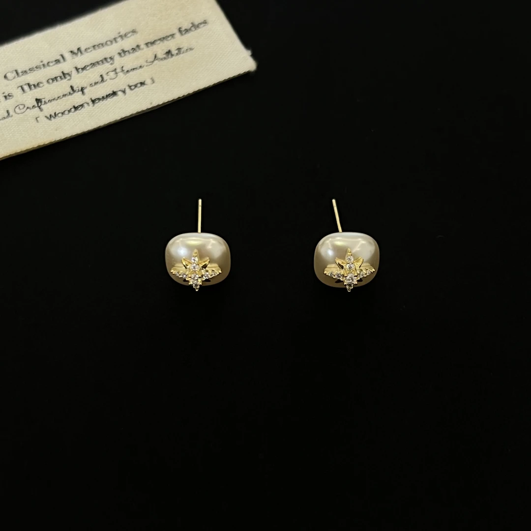 铜合金锆石耳饰 轻奢金色精致八芒星珠珠耳钉1923