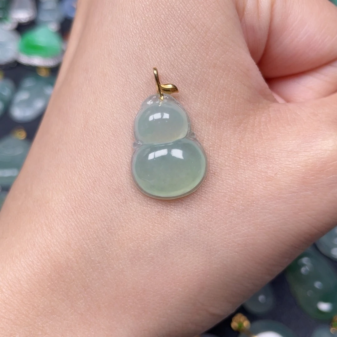 翡翠颈饰18K金镶嵌翡翠