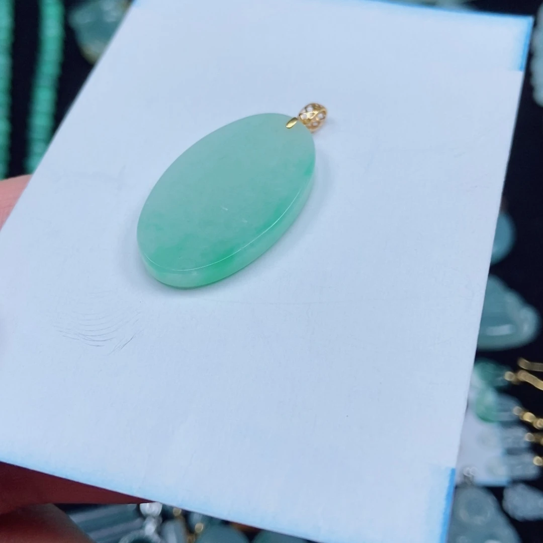 翡翠未镶嵌颈饰无氏牌