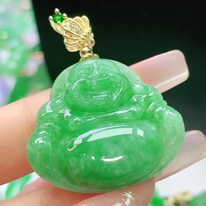 翡翠未镶嵌颈饰多样性发其一