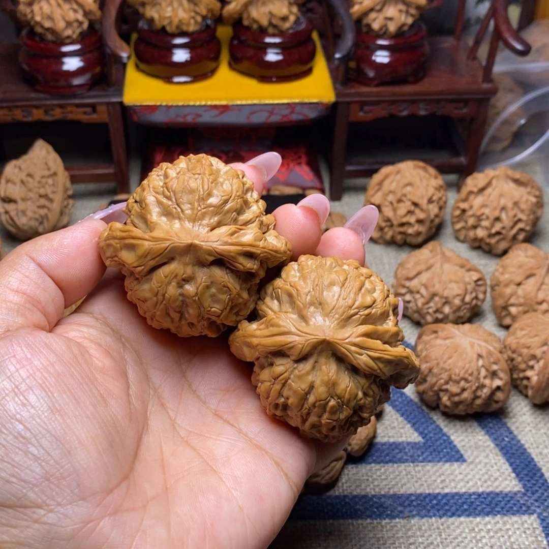 利***马吊坠桃核龙鼎全品54