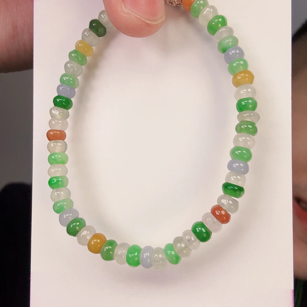 翡翠颈饰未镶嵌一件