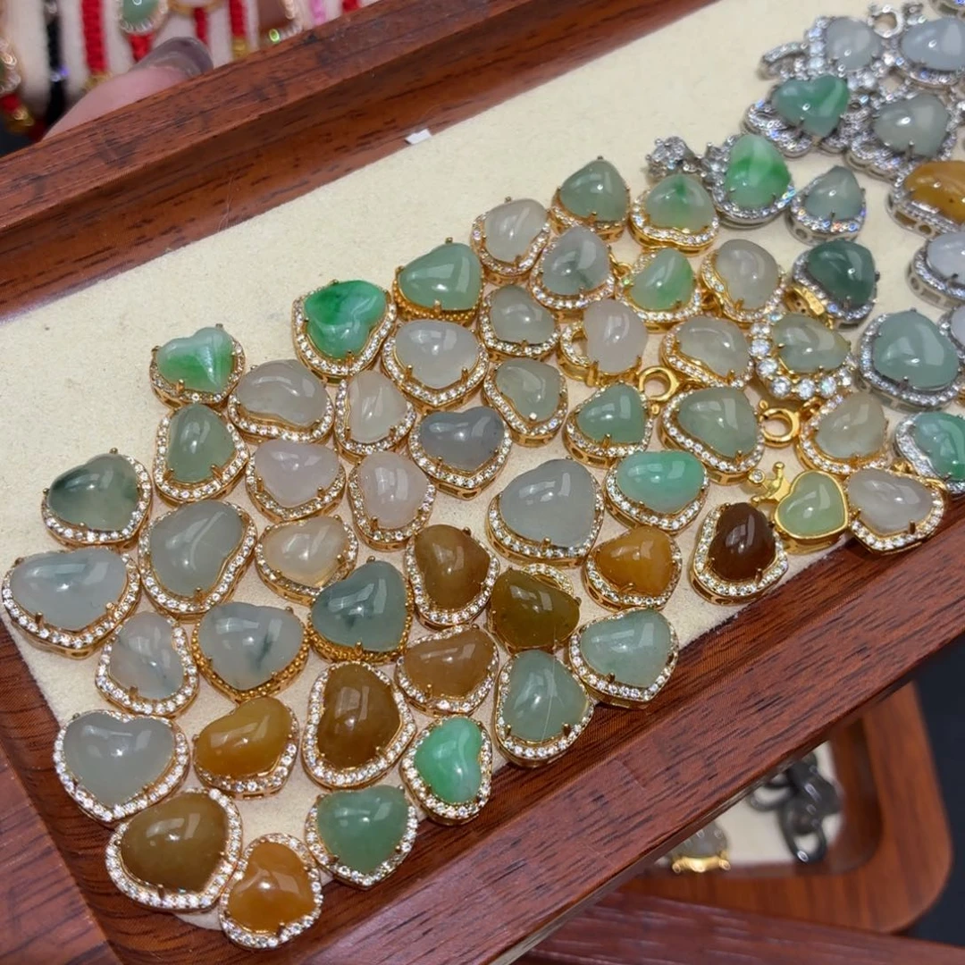 翡翠银S925镶嵌颈饰爱心98一个