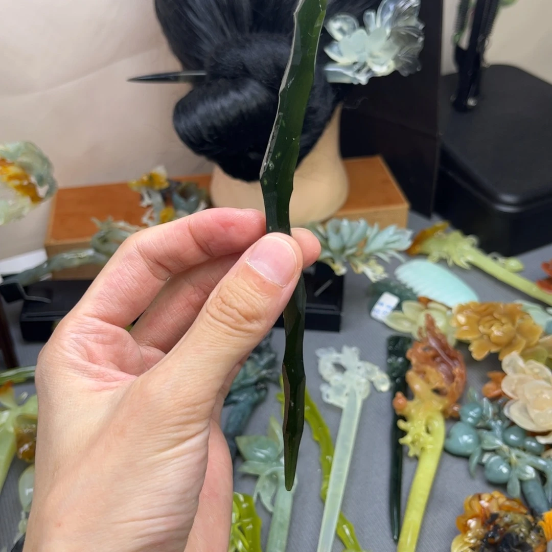 蛇纹石玉未镶嵌发饰