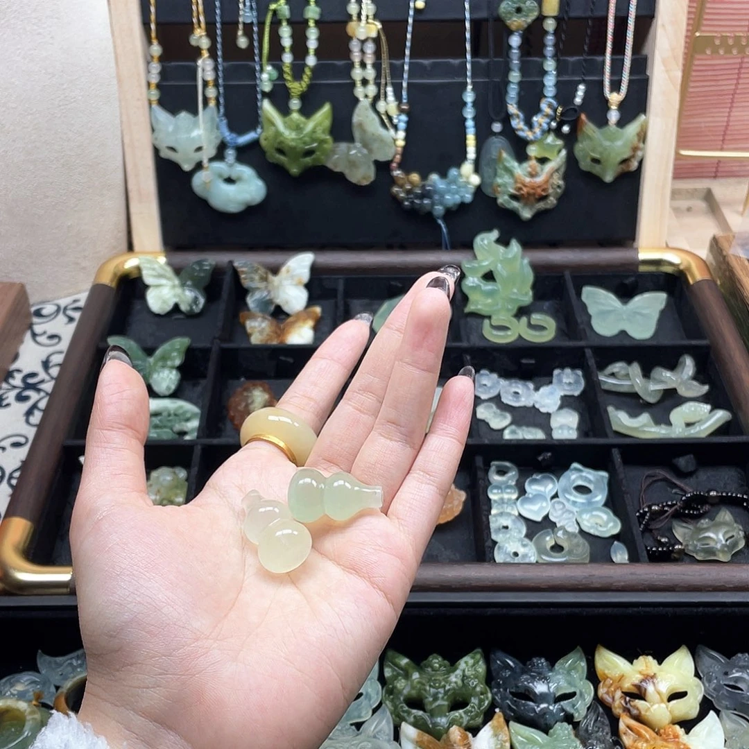 蛇纹石玉未镶嵌颈饰福利