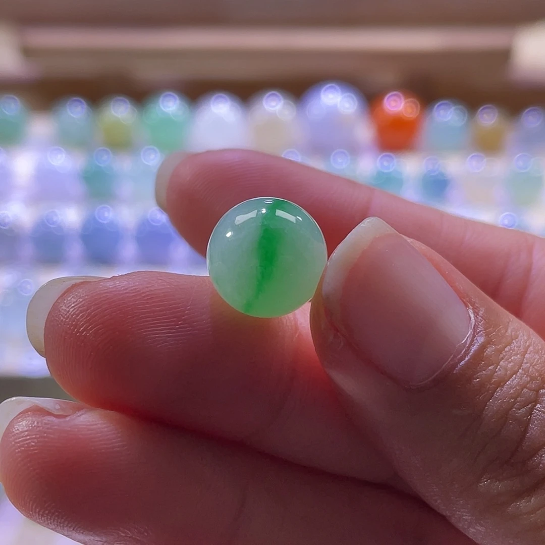 散珠翡翠展示勿拍缅甸翡翠a货卡10.8金丝绿