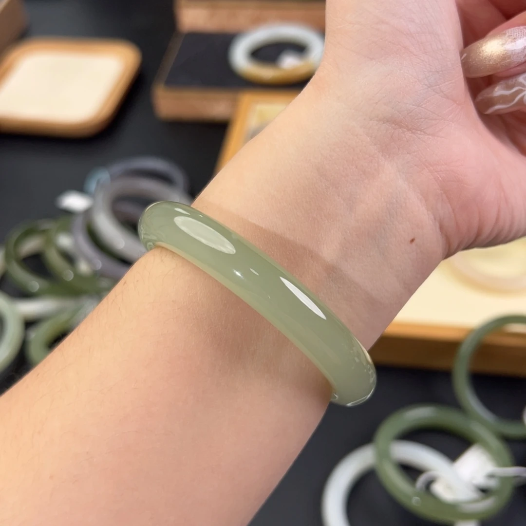 和田玉未镶嵌手镯大圈福利 强推58 正绿高冰猫