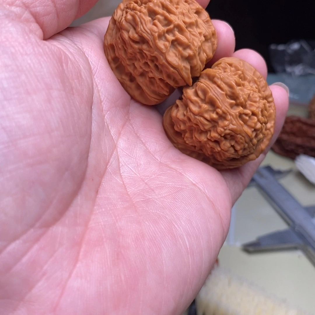 阿***＇桃核吊坠40全品白狮子