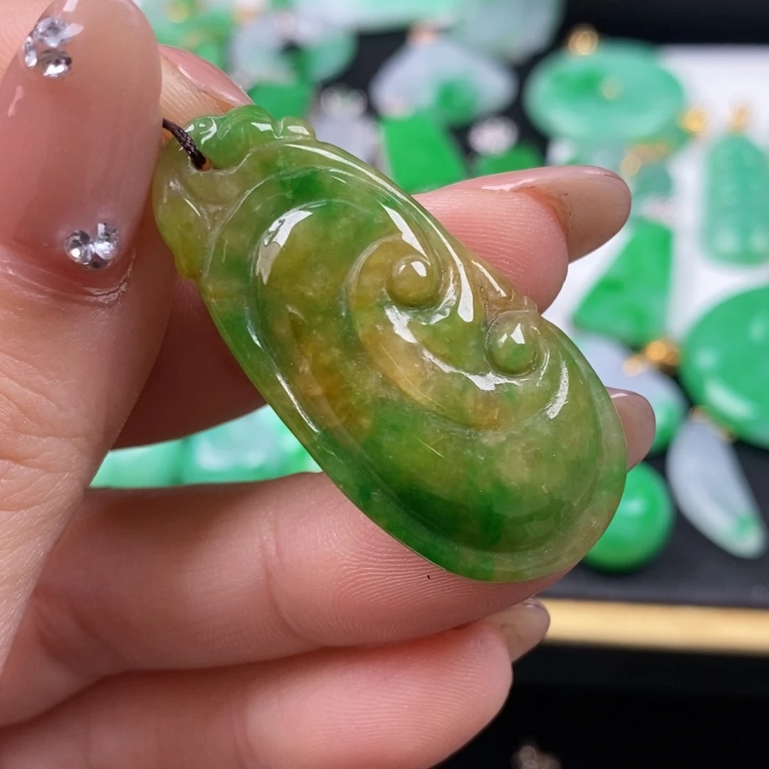 翡翠颈饰未镶嵌翡翠