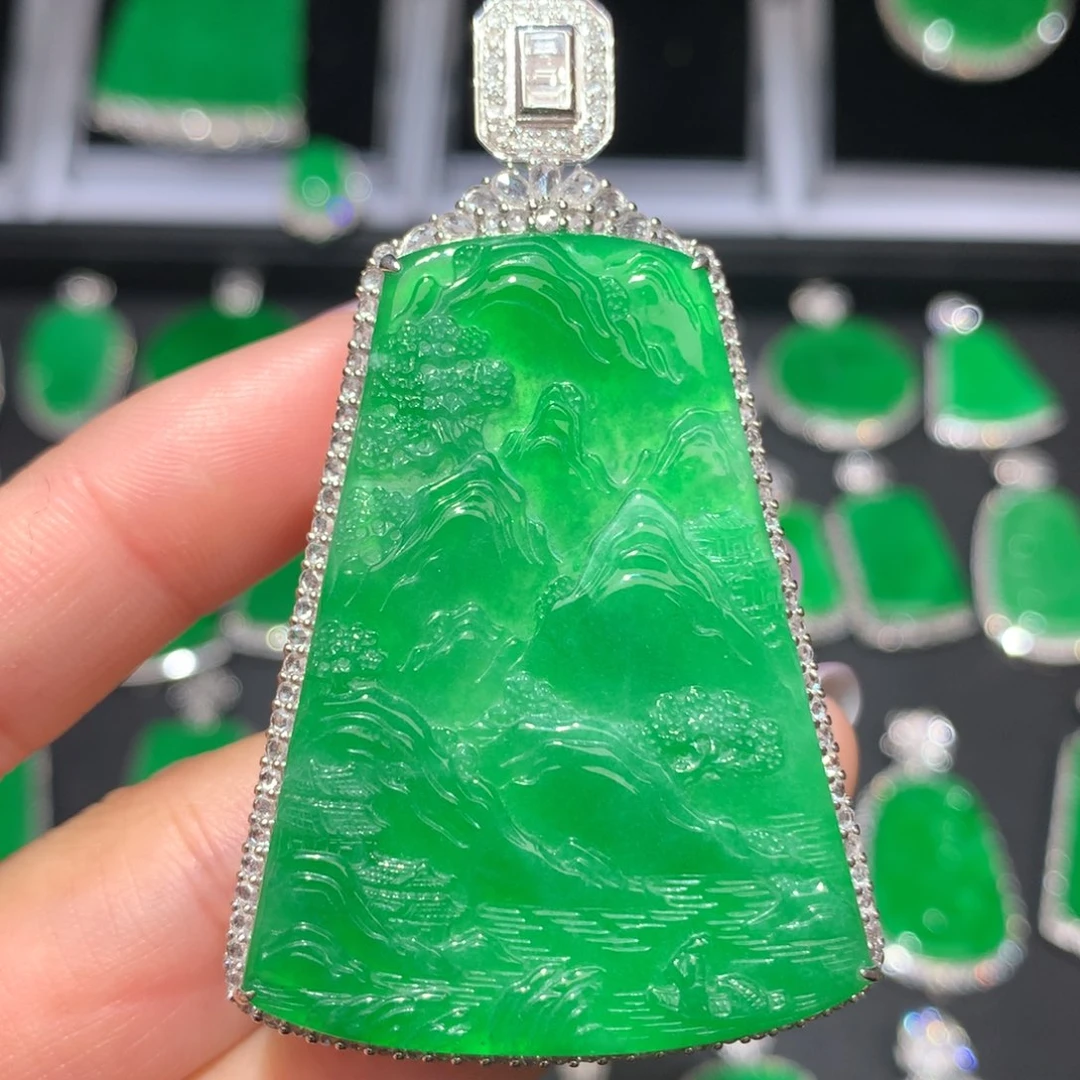 翡翠颈饰18K金镶嵌翡翠