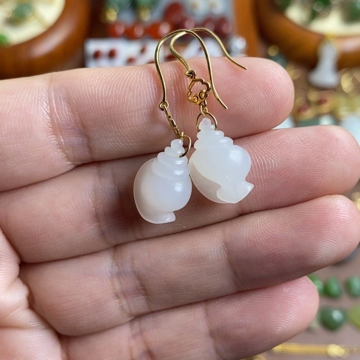 和田玉18K金镶嵌颈饰