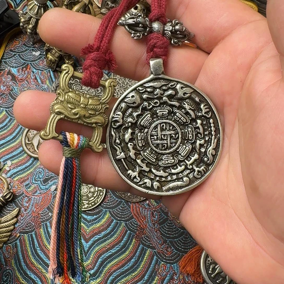 一***间藏式风格九宫八卦牌