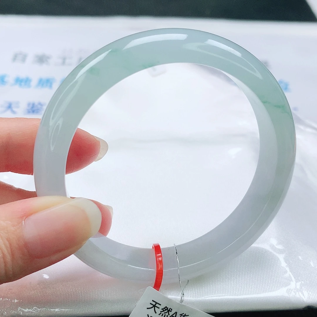 翡翠手镯未镶嵌我****、55➕圈