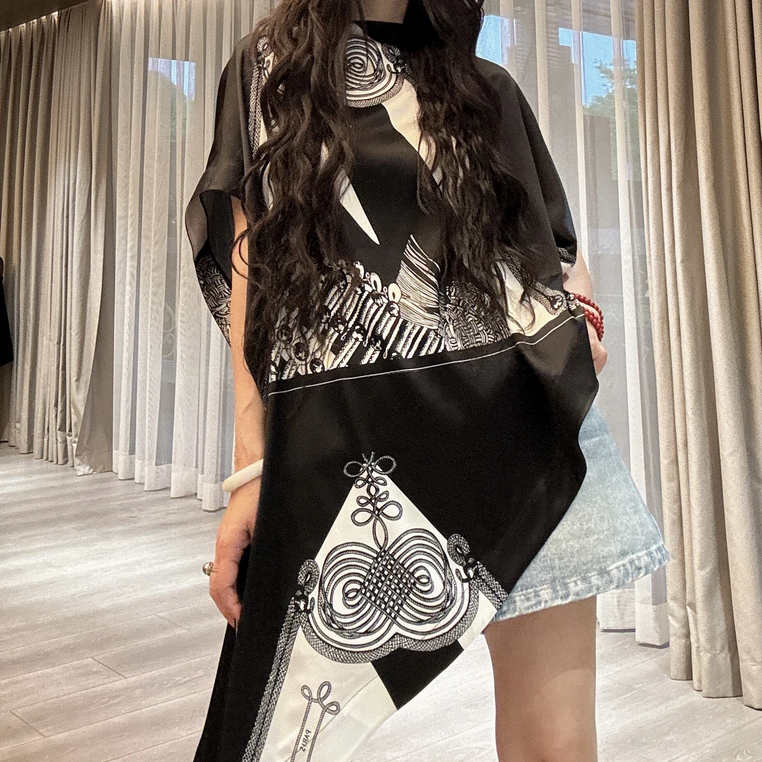 【周周家】高货定制限量气质不规则定位花设计感上衣