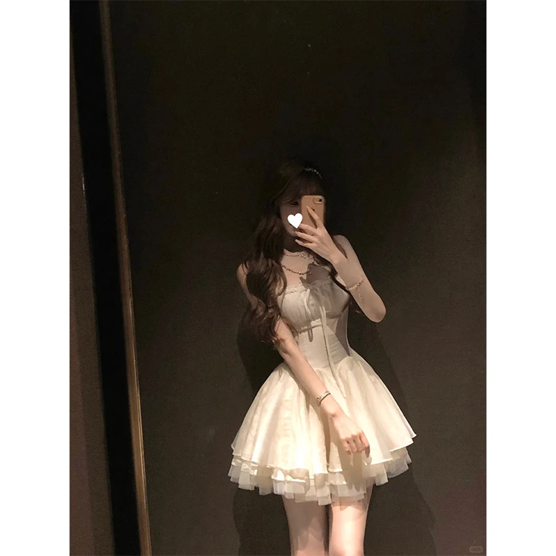 夏季新款纯欲风辣妹法式高级感吊带连衣裙气质修身收腰少女感短裙