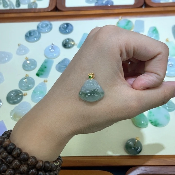 颈饰未镶嵌翡翠佛公