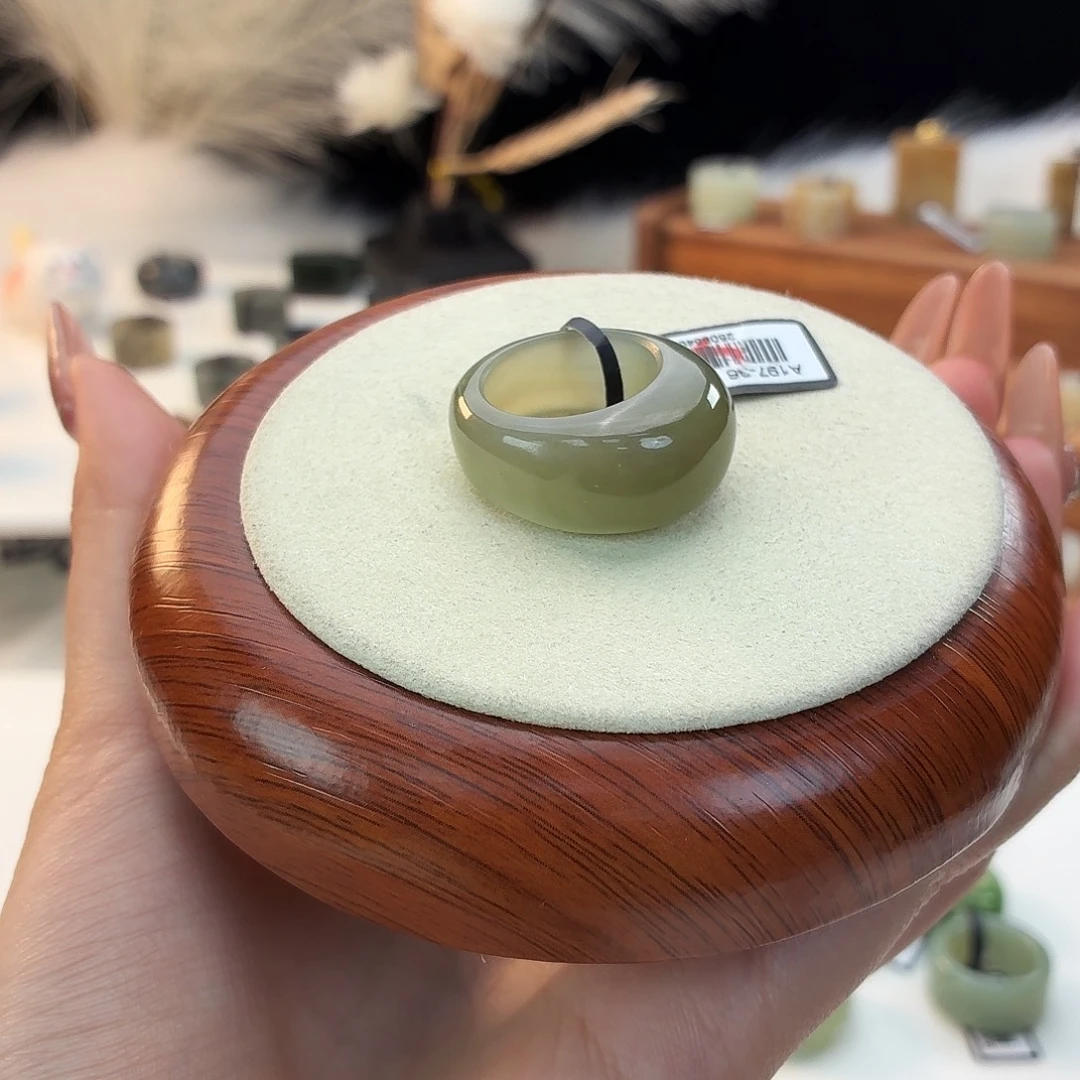 和田玉未镶嵌戒指菠菜旅馒头17.3j149