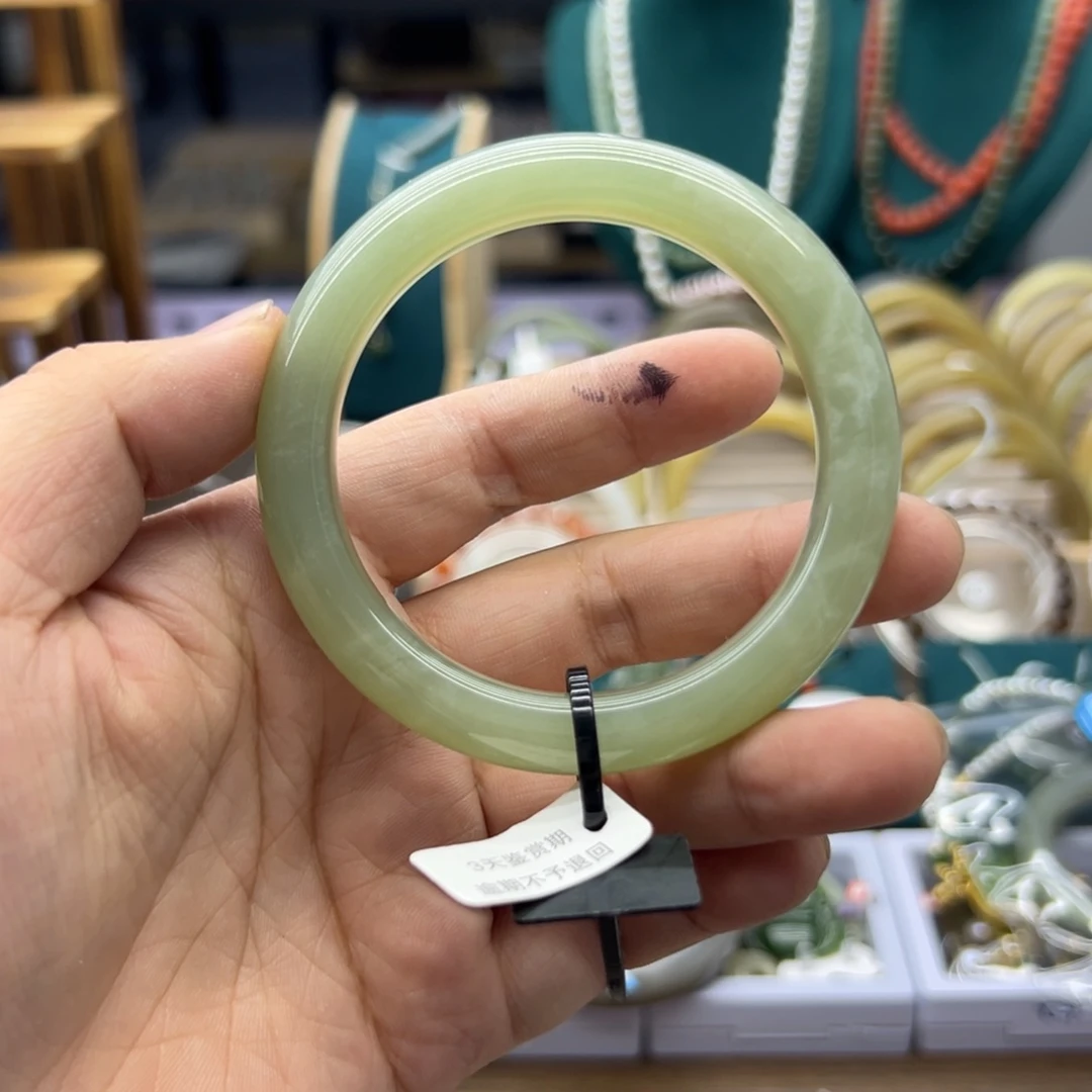 和田玉手镯未镶嵌56.8圈围7013