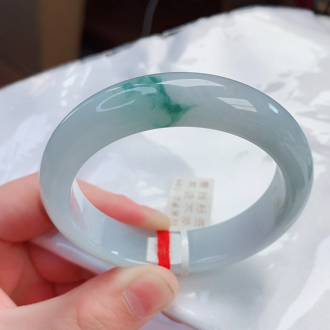 翡翠手镯未镶嵌天然翡翠A货