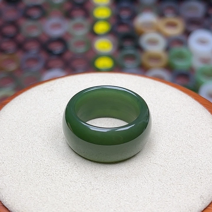 和田玉戒指未镶嵌19.5内径21圈菠菜绿