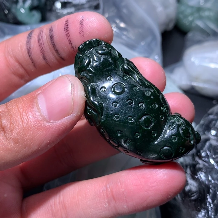 翡翠未镶嵌颈饰保真天然a货翡翠