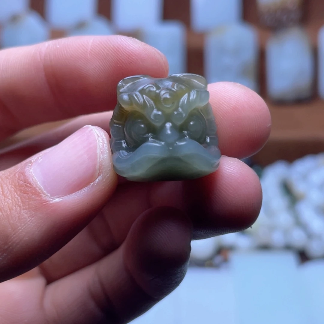 定制和田玉挂件未镶嵌