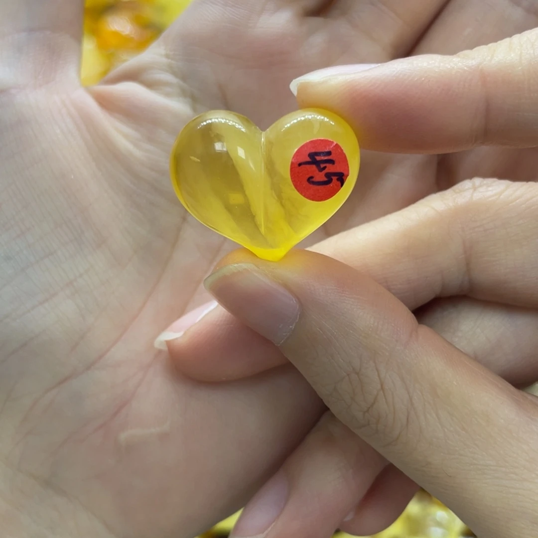 琥珀未镶嵌裸石天然琥珀俄料桃心