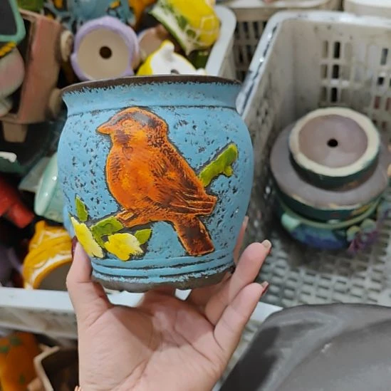 当场拍满15元发货不凑不发，花盆盆口不方不圆有针孔黑点是正常的，