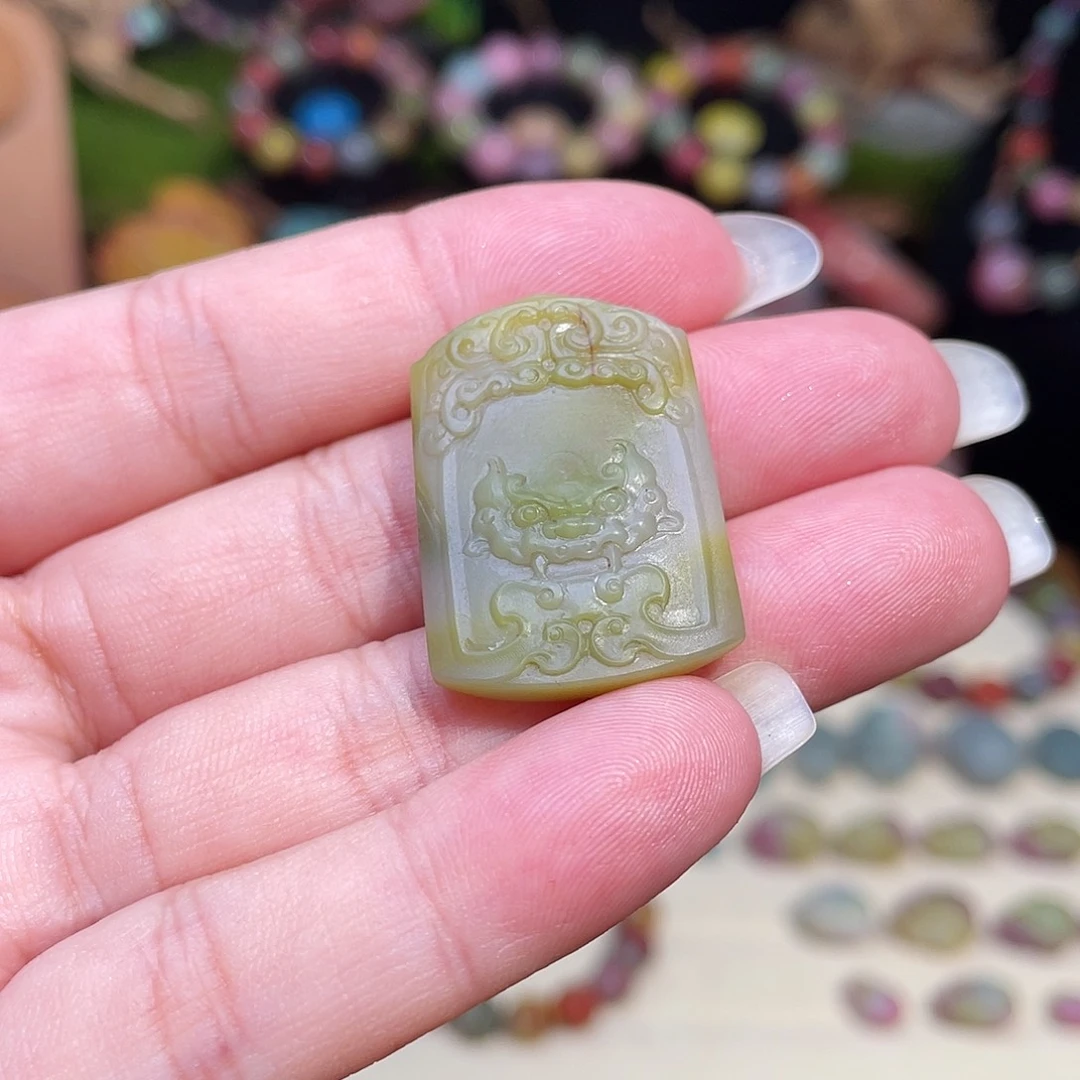 玛瑙/玉髓未镶嵌珠宝半成品盐源玛瑙苏工兽面