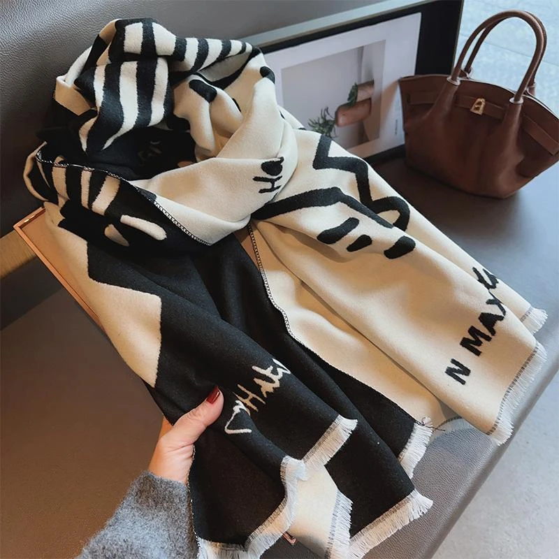 Miss both黑白羊绒双面围巾披肩两用女秋冬新款超大气质保暖围脖