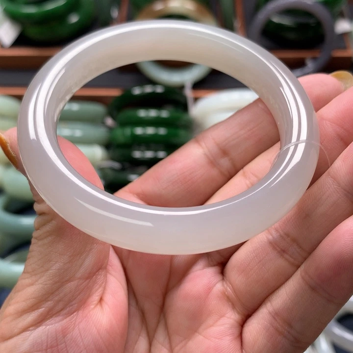 【闪购商品】未镶嵌手镯和田玉