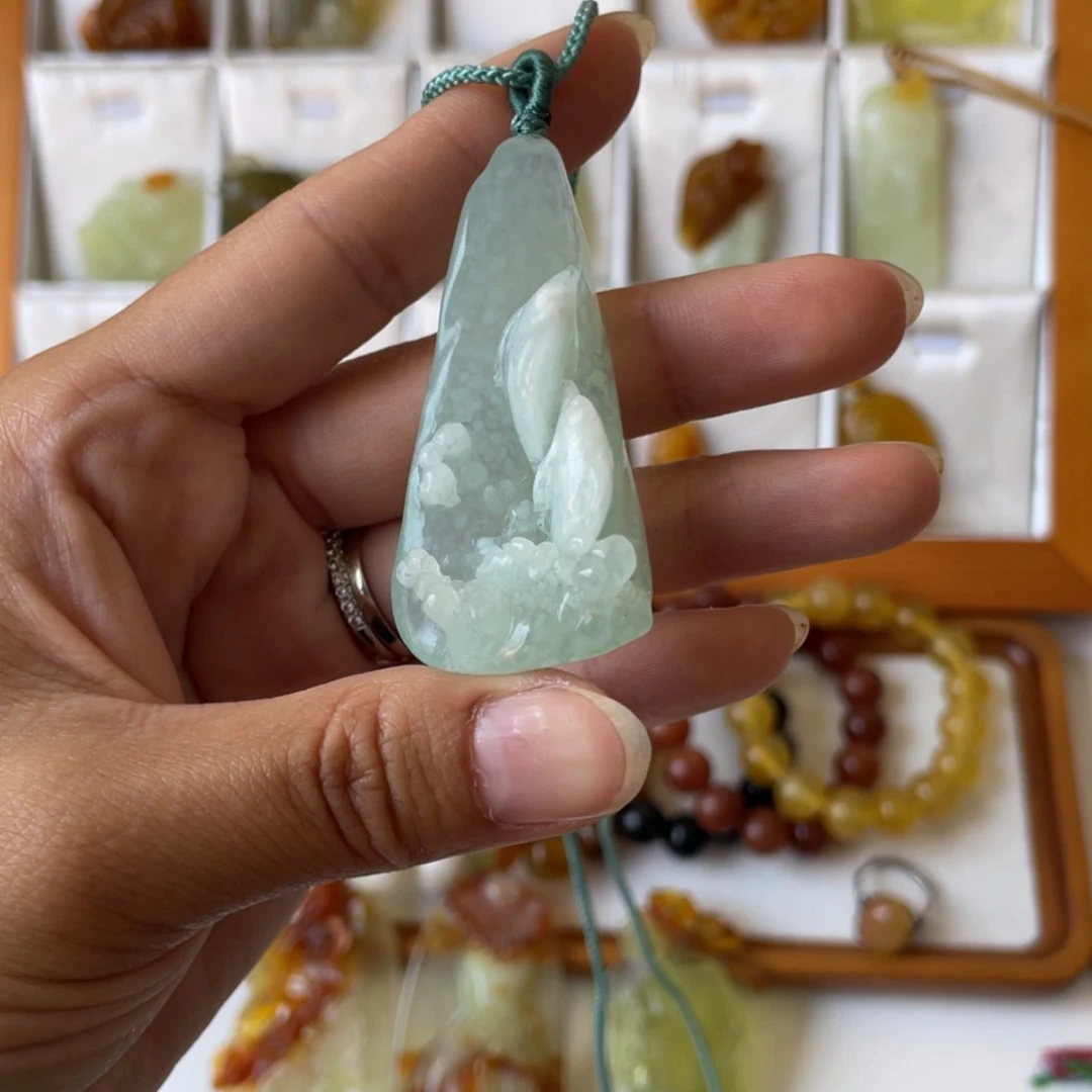 【闪购商品】蛇纹石玉未镶嵌颈饰爱**地