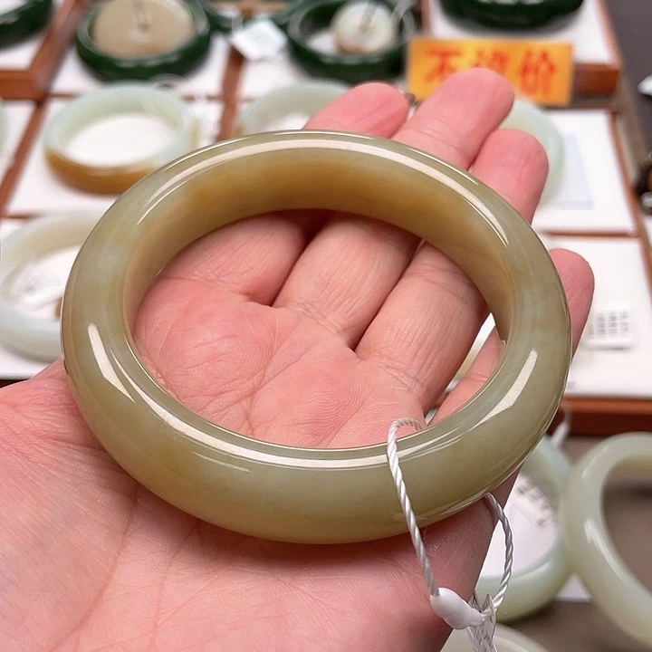 未镶嵌手镯和田玉星**缘