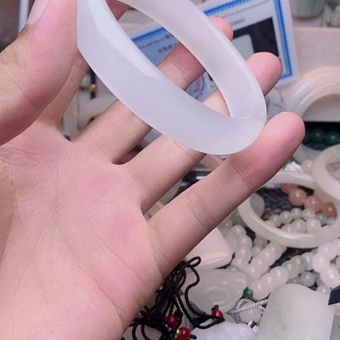 吊坠(赠链)未镶嵌石英质玉