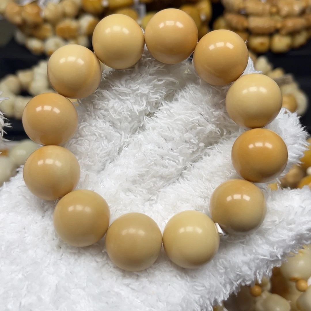 白玉菩提手串7,15.23微瑕糖心圆珠