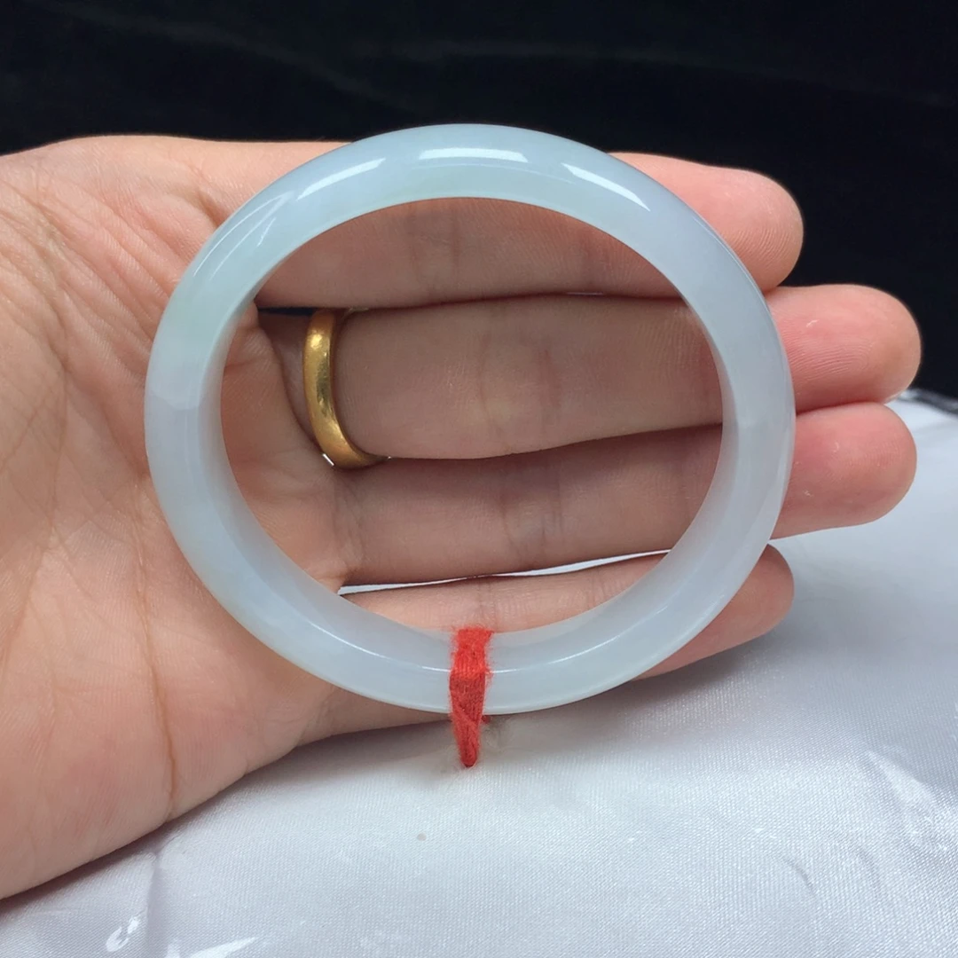 翡翠手镯（贵妃镯）未镶嵌55.2贵妃