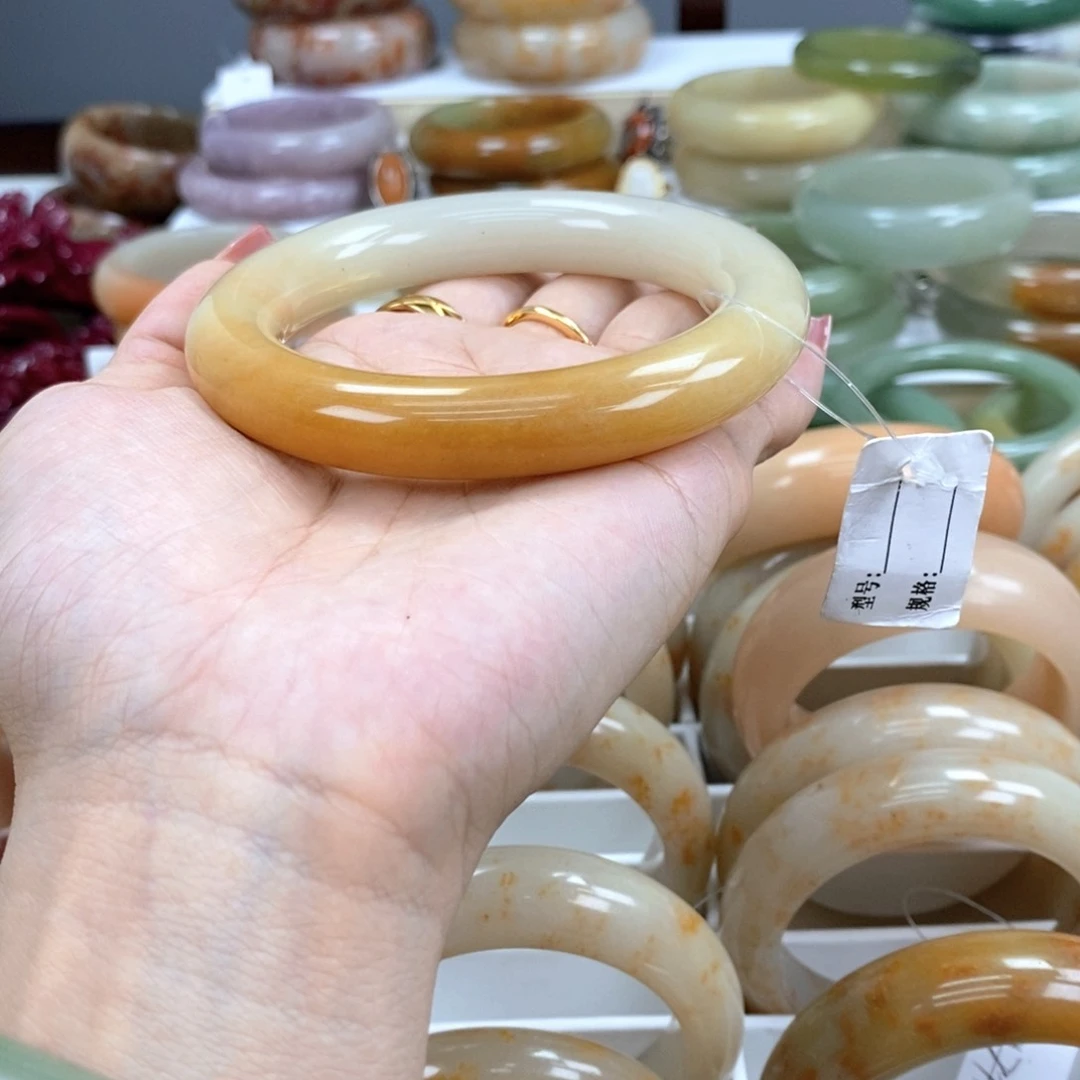 石英质玉手镯未镶嵌偷***闲