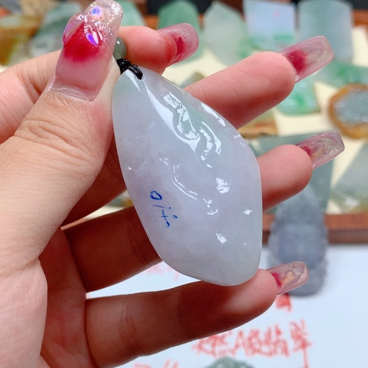 颈饰未镶嵌翡翠好
