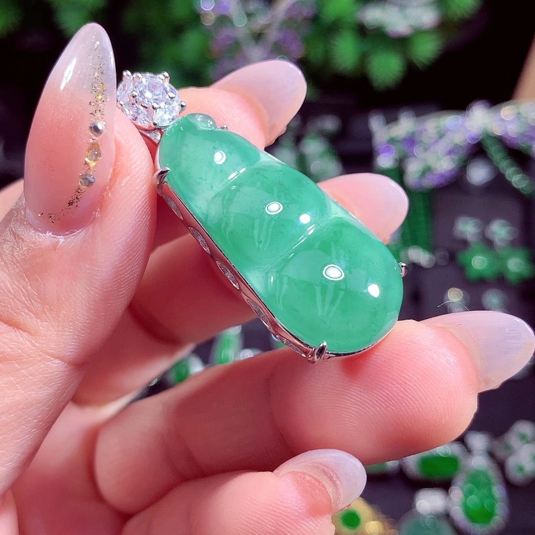 颈饰未镶嵌翡翠天然